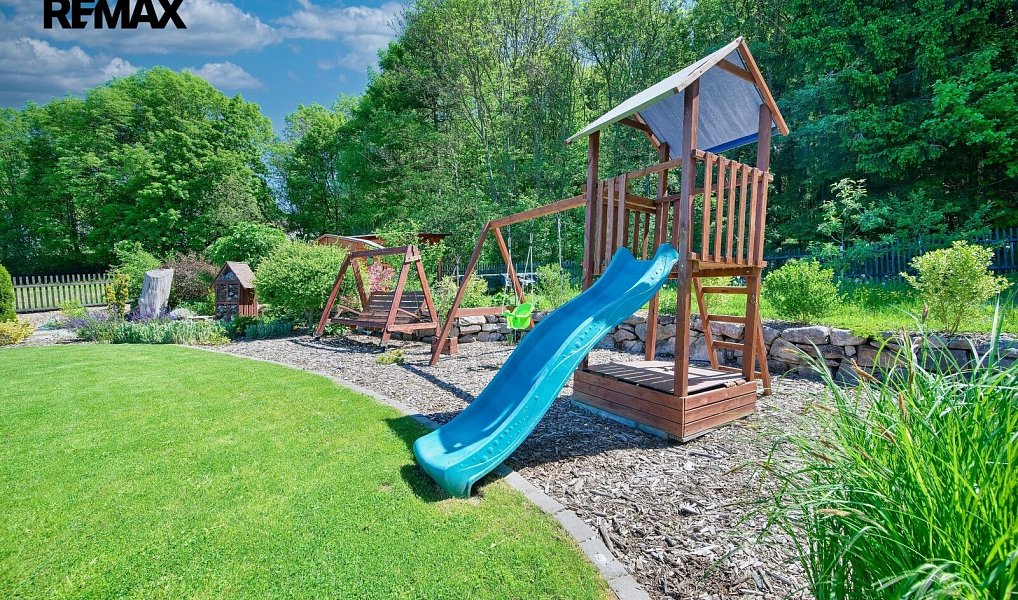 Prodej domu 107 m² s pozemkem 1 774 m², Stružná – náhled fotky 33