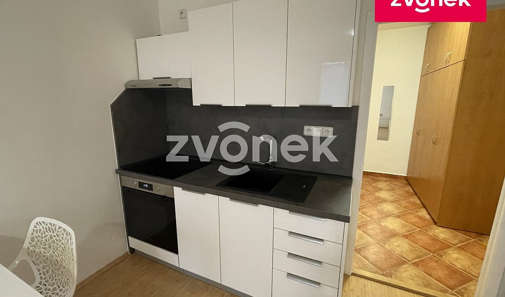 Pronájem bytu 1+kk 28 m², Zlín – náhled fotky 6
