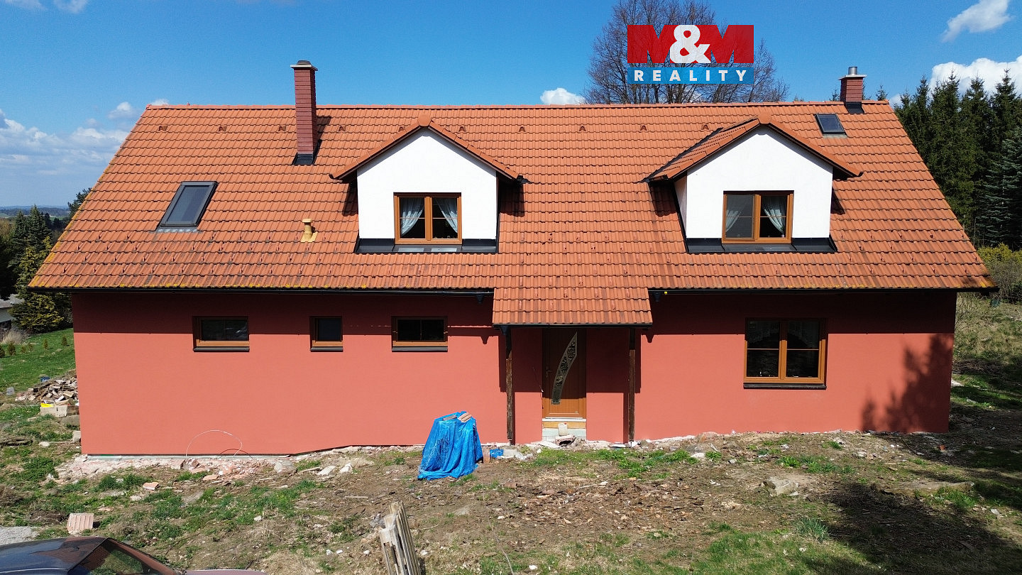 Prodej domu 288 m² s pozemkem 2 940 m²