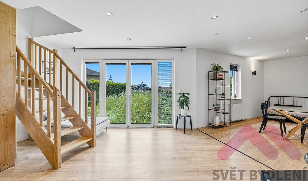 Prodej domu 300 m² s pozemkem 1 066 m², Tehov – náhled fotky 7