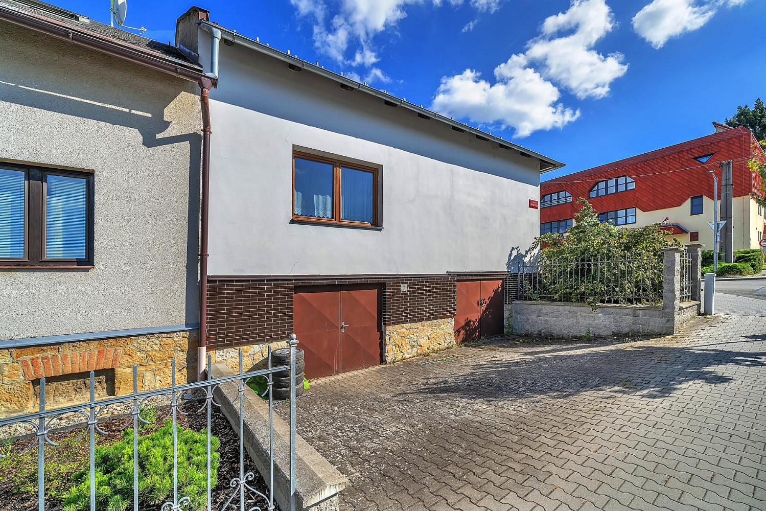 Prodej domu 250 m² s pozemkem 316 m² – fotografie 2