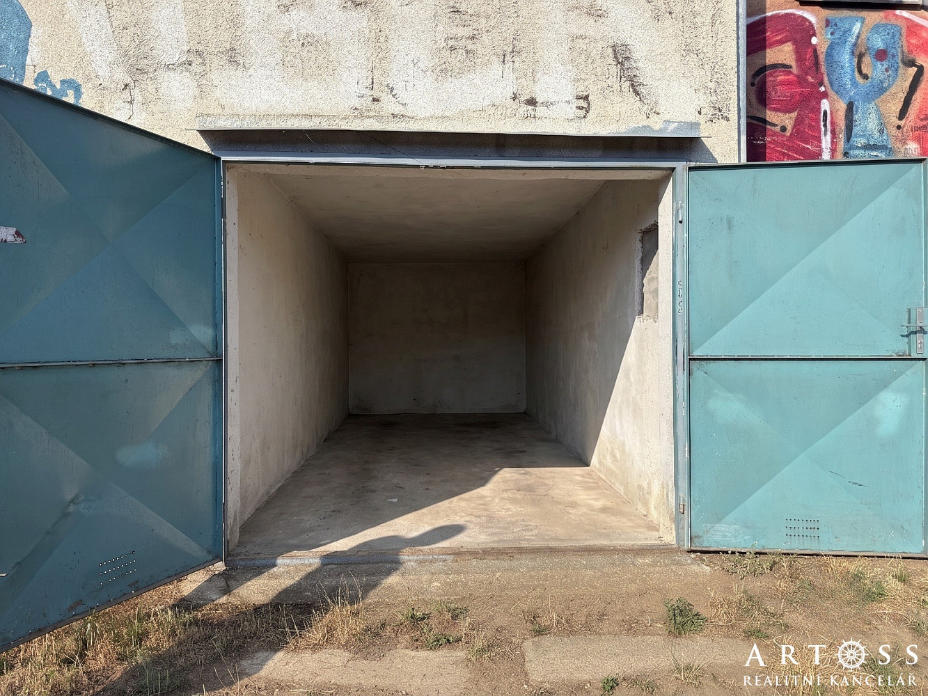 Prodej garáže 19 m2, blansko, 9. května — photo 2