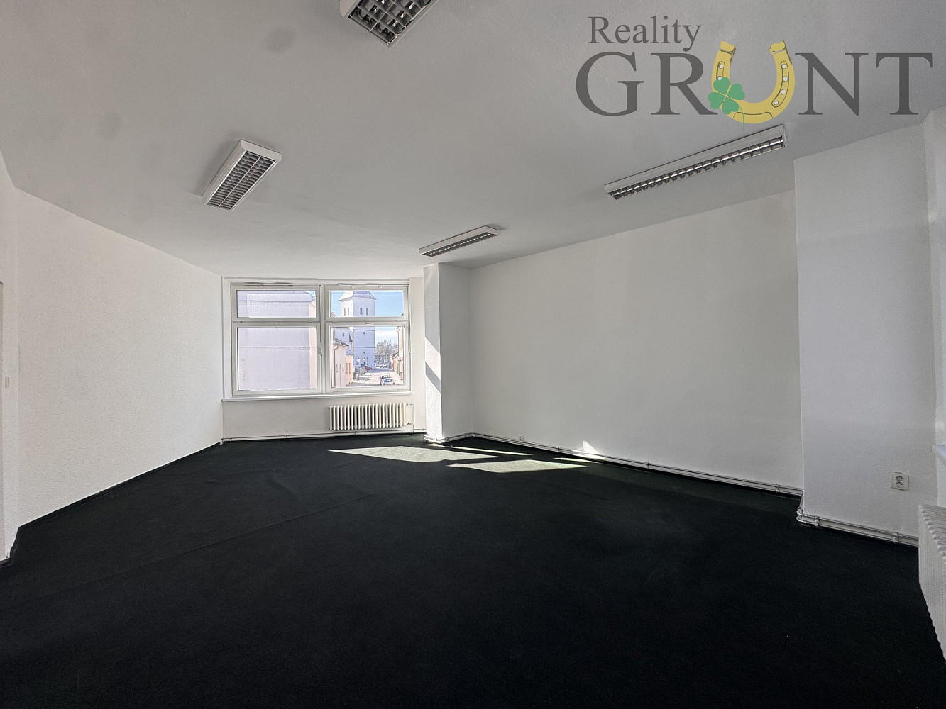 Pronájem obchodních prostor 36 m² – fotografie 3