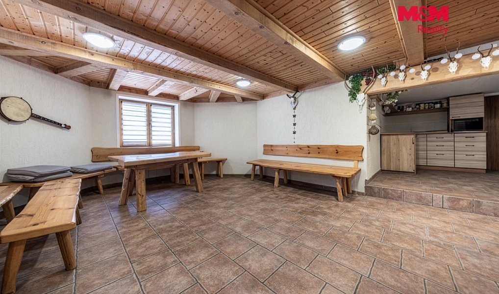 Prodej domu 384 m² s pozemkem 2 948 m², Blatno – náhled fotky 8