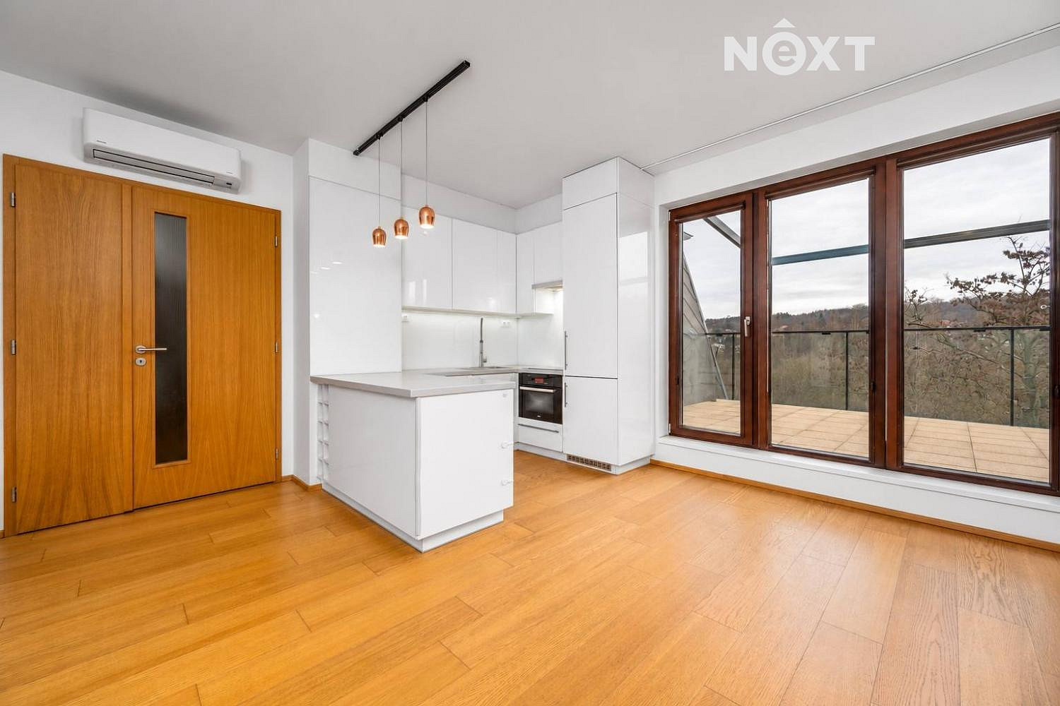 Pronájem bytu 3+kk 98 m²