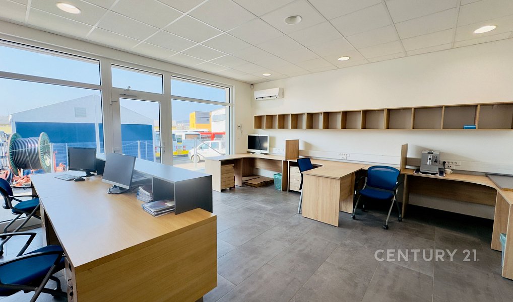 Pronájem skladovacích prostor 536 m², Znojmo – náhled fotky 3