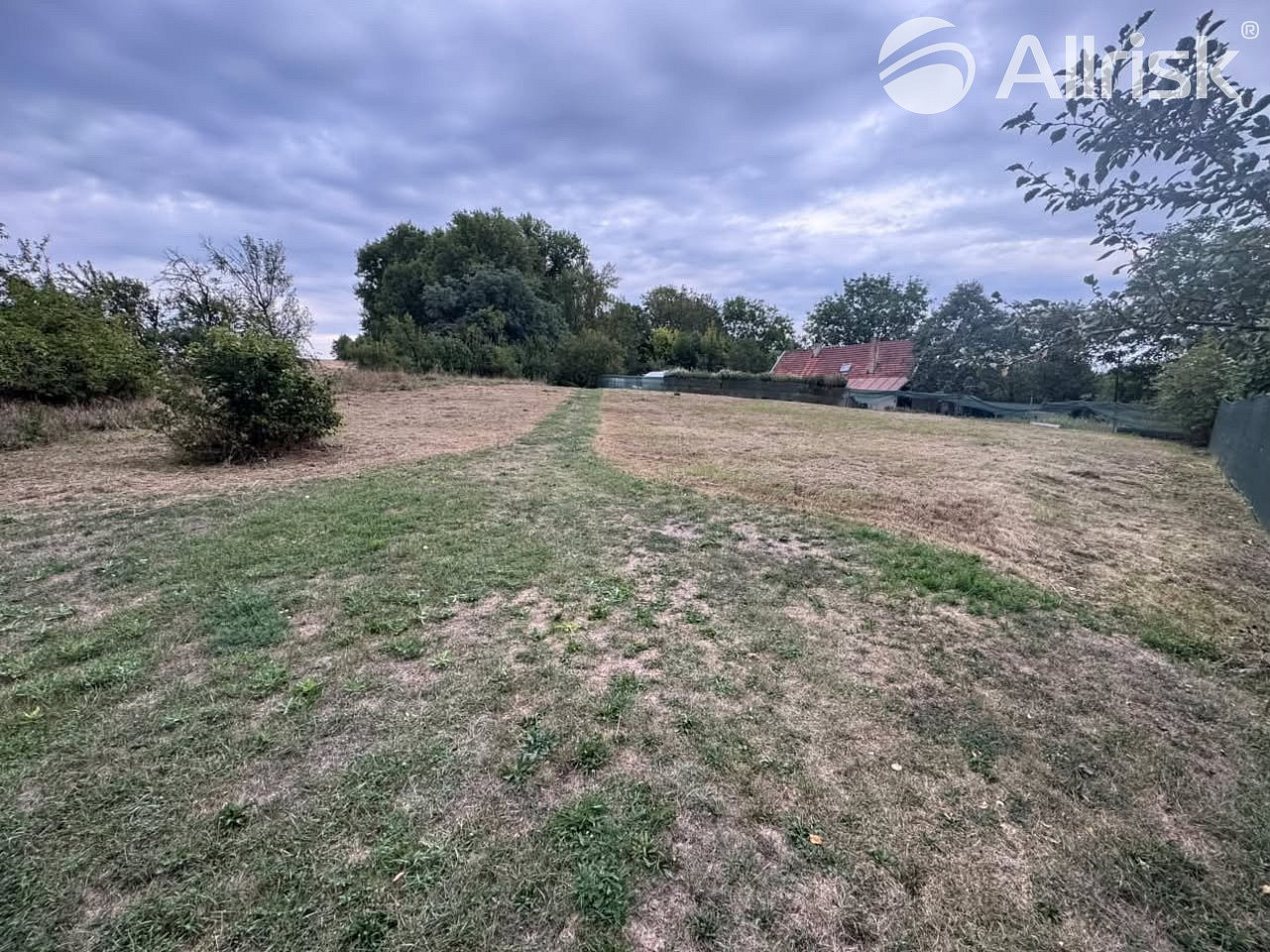 Prodej stavebního pozemku 675 m² – fotografie 3