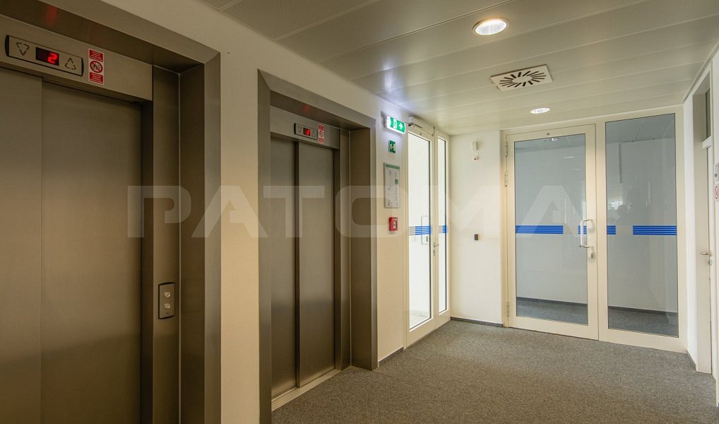 Pronájem kanceláře 243 m², Praha – náhled fotky 11