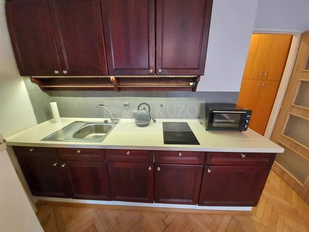 Pronájem bytu 1+kk 25 m² – fotografie 3