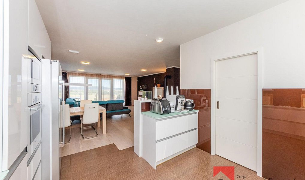 Prodej domu 346 m² s pozemkem 2 669 m², Újezd – náhled fotky 9