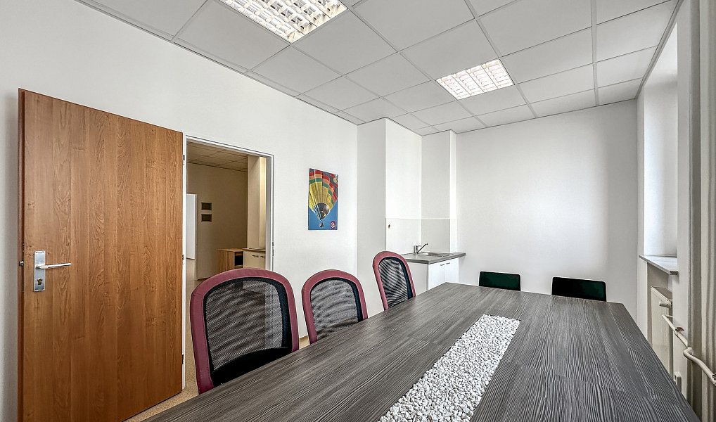 Pronájem kanceláře 78 m², Zlín – náhled fotky 3