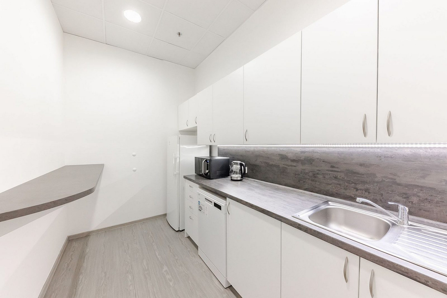Pronájem kanceláře 559 m² – fotografie 5