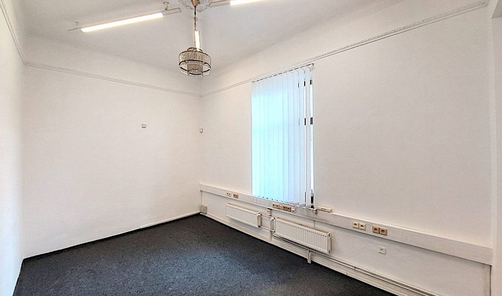Pronájem kanceláře 223 m², Chrudim – náhled fotky 3