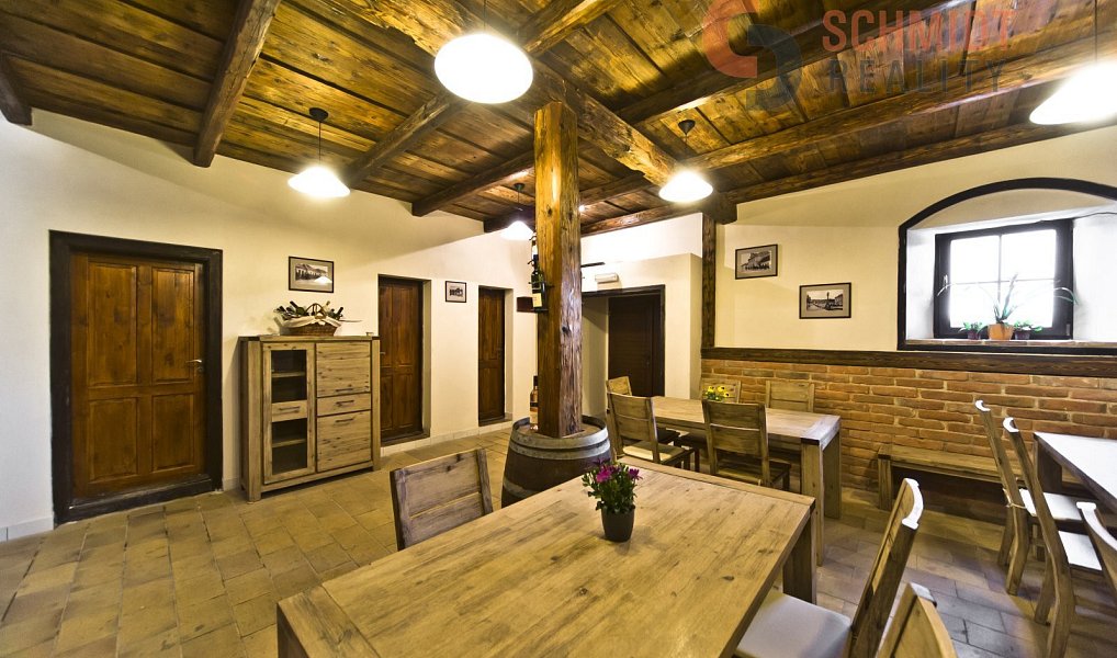 Prodej domu 300 m² s pozemkem 2 085 m², Perná – náhled fotky 4
