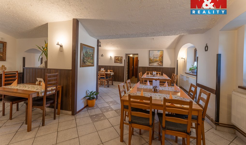 Prodej domu 390 m² s pozemkem 1 050 m², Suchdol – náhled fotky 4