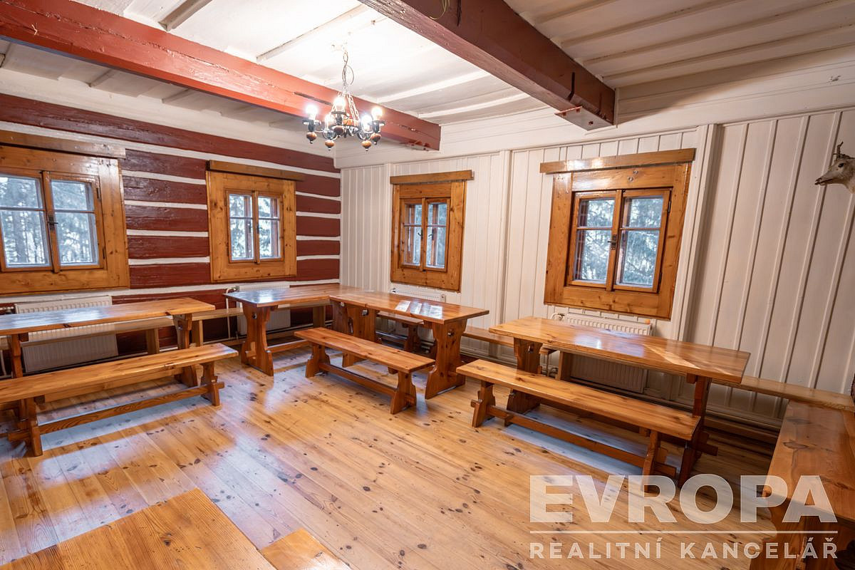 Prodej domu 279 m² s pozemkem 4 102 m² — photo 2