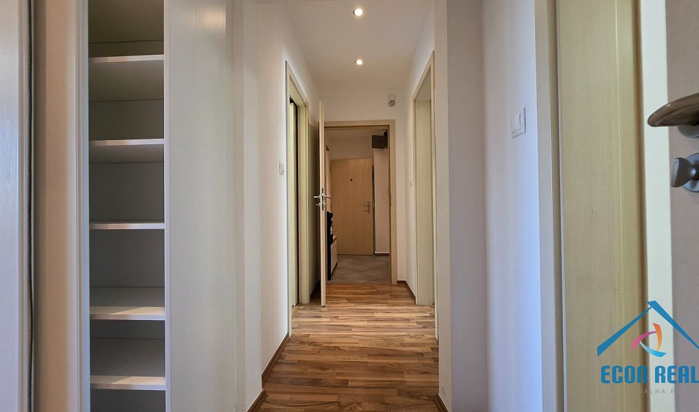 Prodej bytu 3+1 68 m², Praha – náhled fotky 9