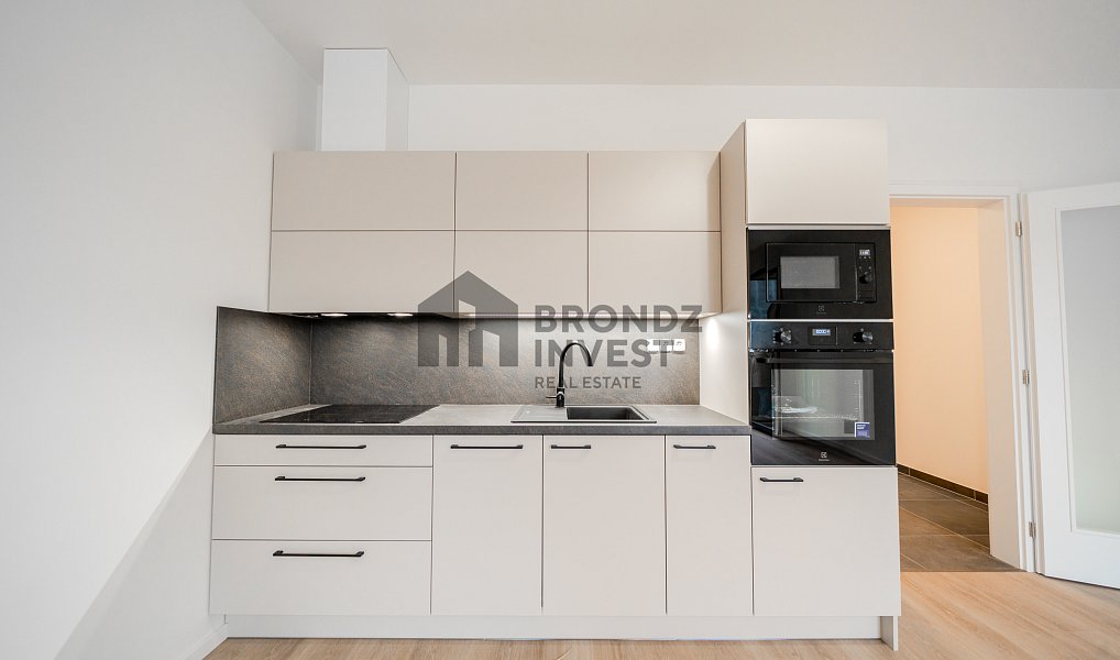 Pronájem bytu 1+kk 37 m², Praha – náhled fotky 5