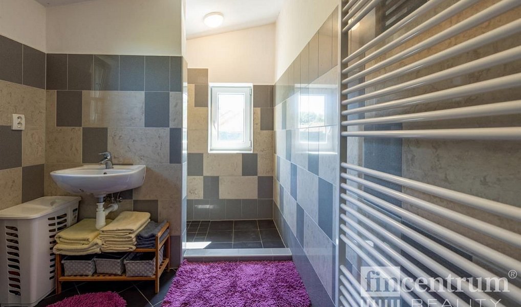 Prodej komerčního objektu (jiného typu) 1 698 m², Křenice – náhled fotky 11