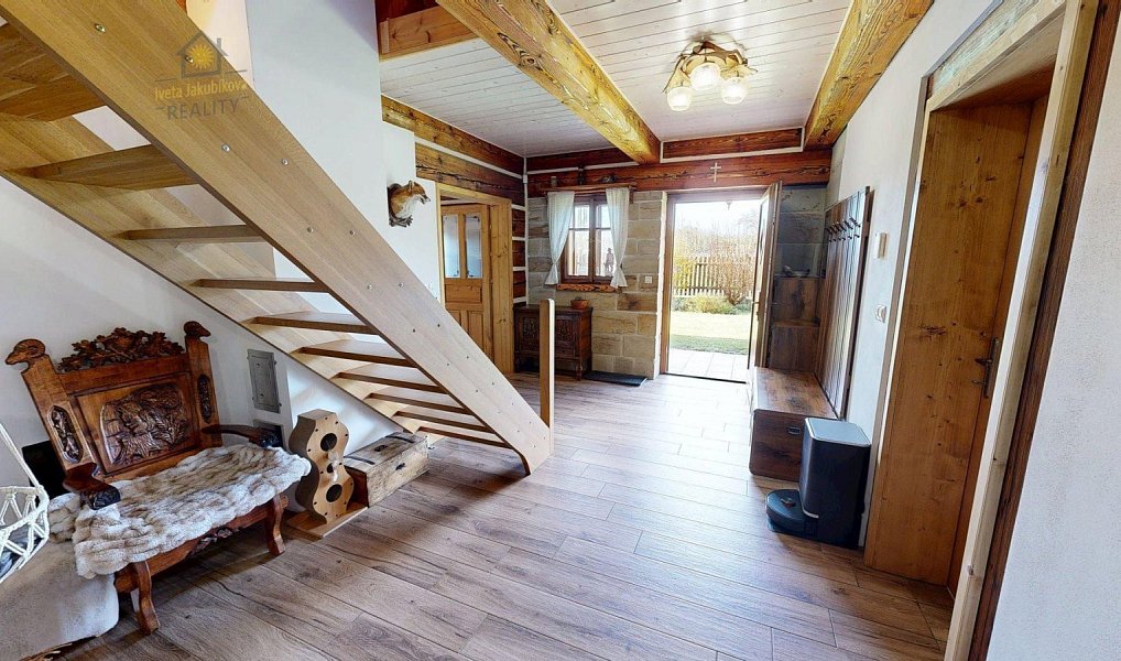 Prodej domu 638 m² s pozemkem 1 266 m², Okna – náhled fotky 14