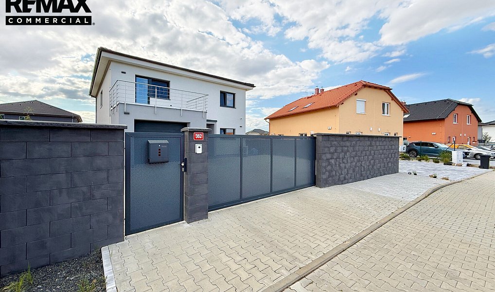 Prodej domu 220 m² s pozemkem 726 m², Polerady – náhled fotky 36