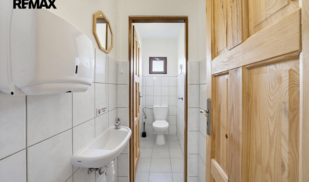 Prodej ubytovacího objektu 230 m², Lančov – náhled fotky 13