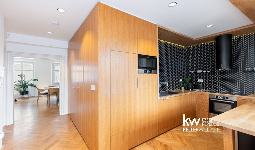 Prodej bytu 6+kk 231 m², Praha – náhled fotky 15