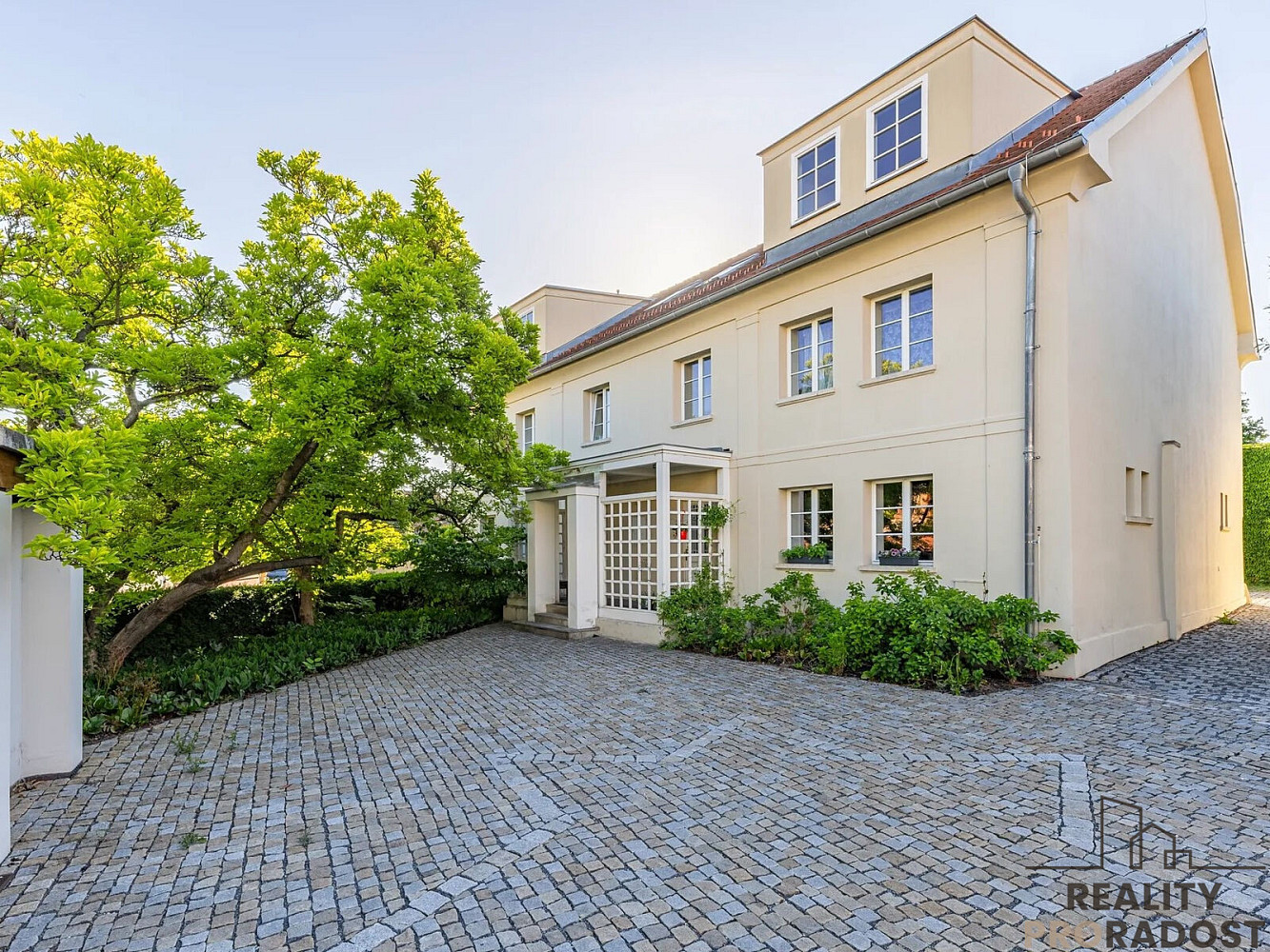 Pronájem bytu 1+kk 36 m²