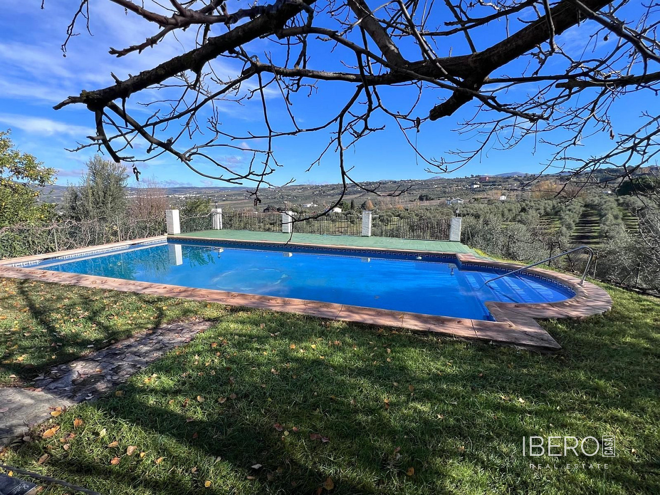 Prodej domu 200 m² s pozemkem 100 000 m²