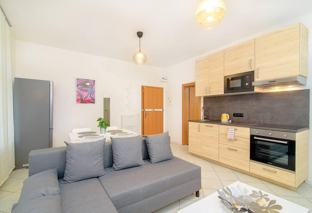Pronájem bytu 2+kk 50 m² — photo 2