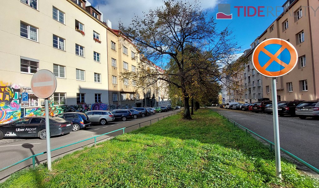 Prodej bytu 2+1 80 m², Praha – náhled fotky 2