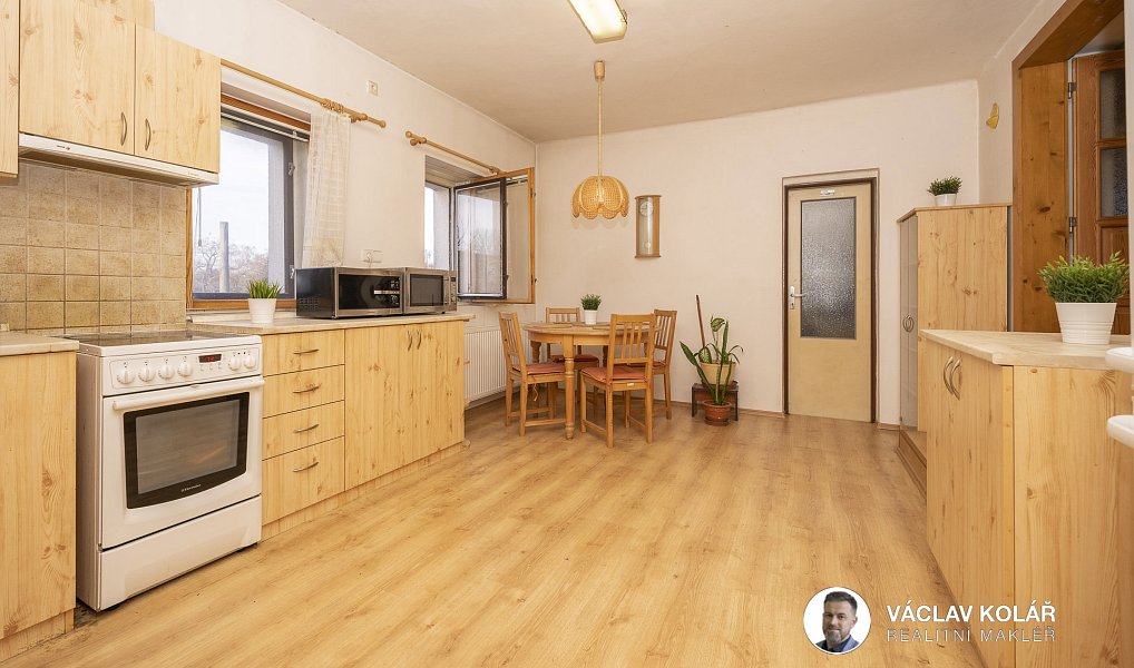 Prodej domu 196 m² s pozemkem 805 m², Stěžery – náhled fotky 30
