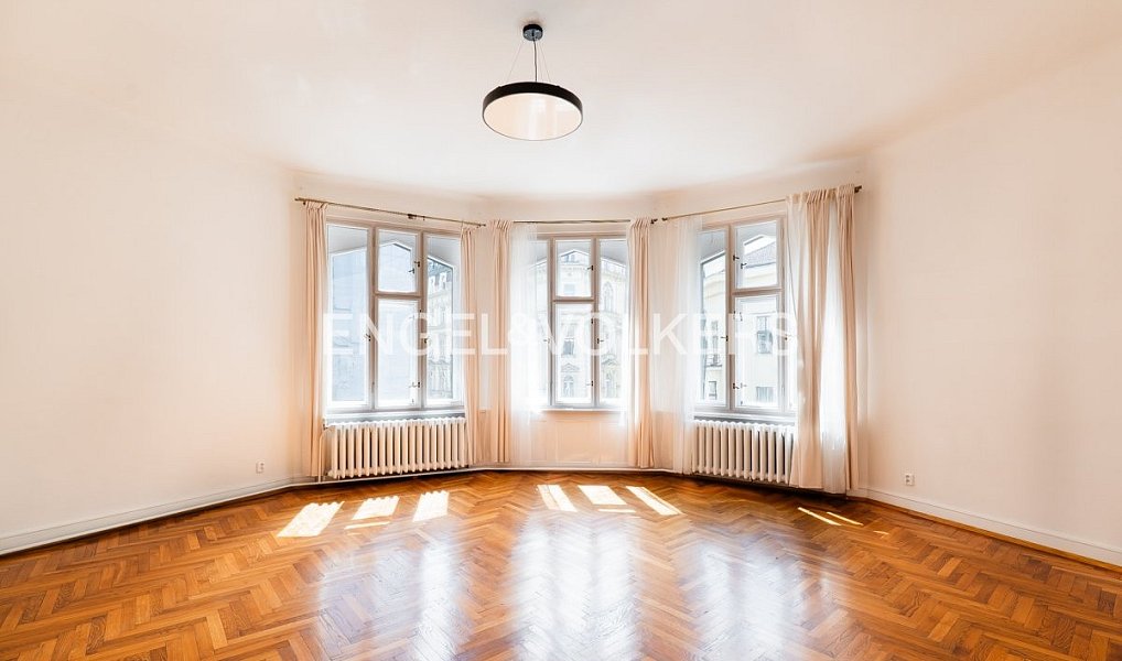 Pronájem bytu 3+kk 92 m², Praha – fotka 1 z 14