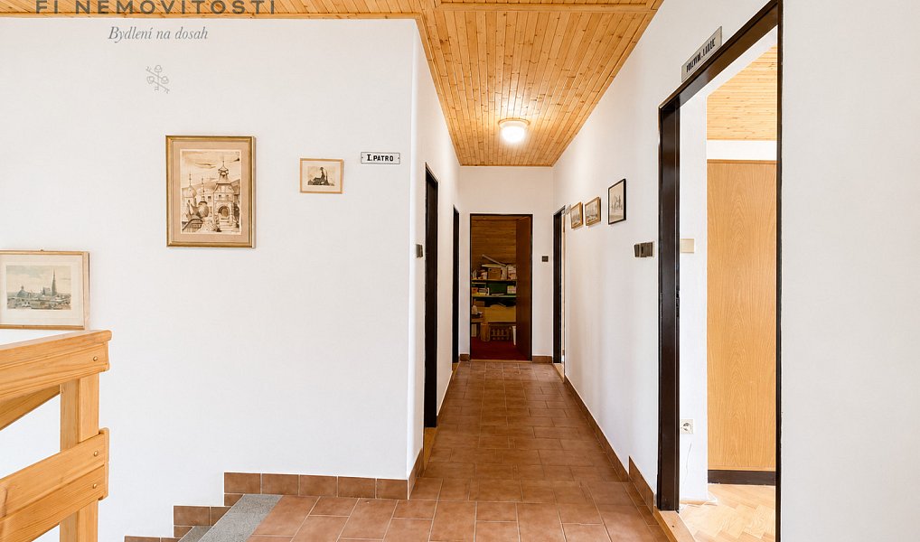 Prodej domu 211 m² s pozemkem 1 129 m², Železnice – náhled fotky 14
