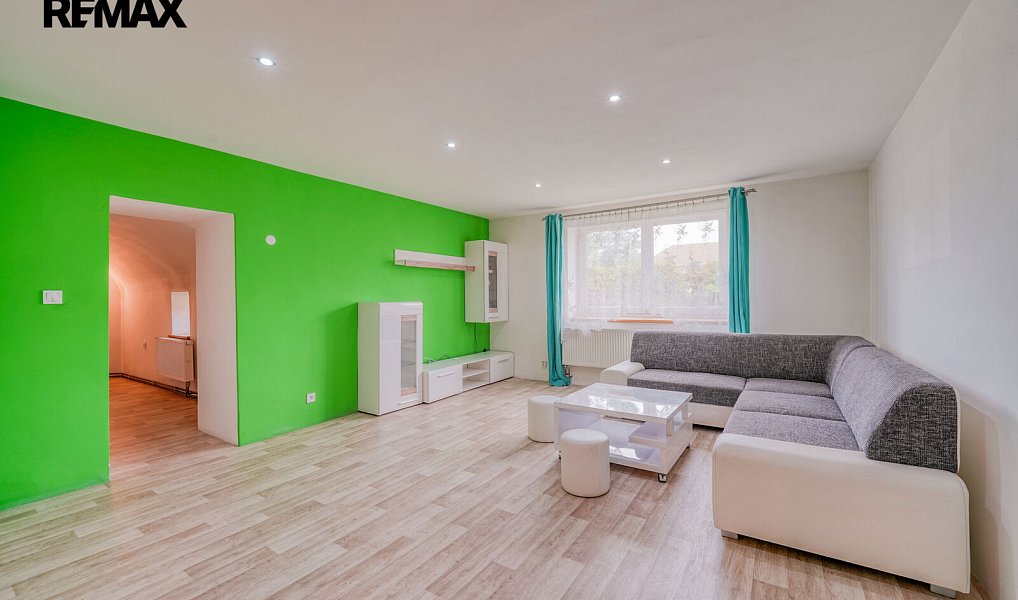 Prodej domu 220 m² s pozemkem 1 917 m², Pernarec – fotka 1 z 44