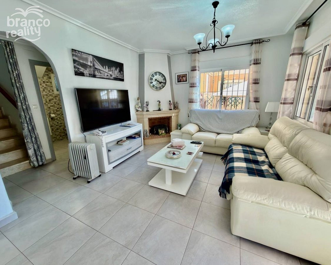 Prodej domu 180 m² s pozemkem 200 m² - Widok 3