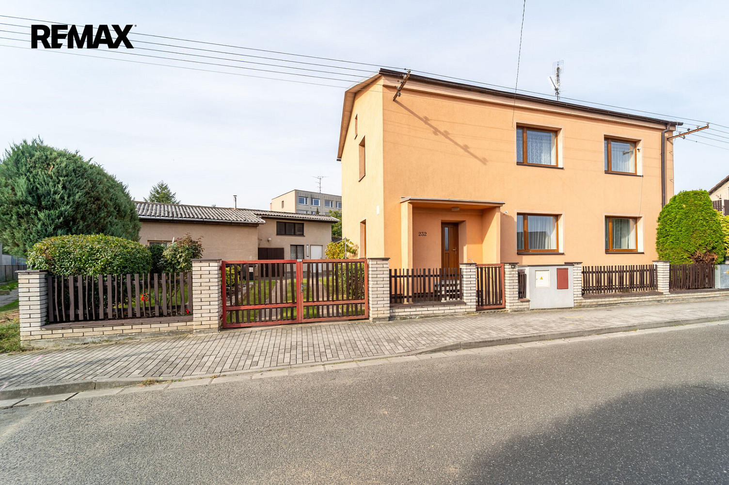 Prodej domu 221 m² s pozemkem 1 183 m²