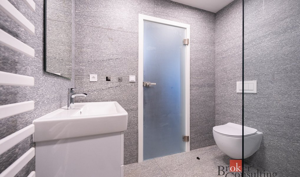 Prodej domu 214 m² s pozemkem 350 m², Trutnov – náhled fotky 7