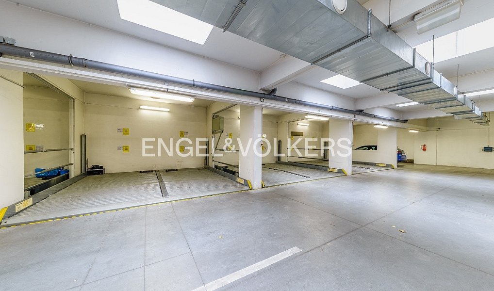 Pronájem bytu 5+1 163 m², Praha – náhled fotky 15