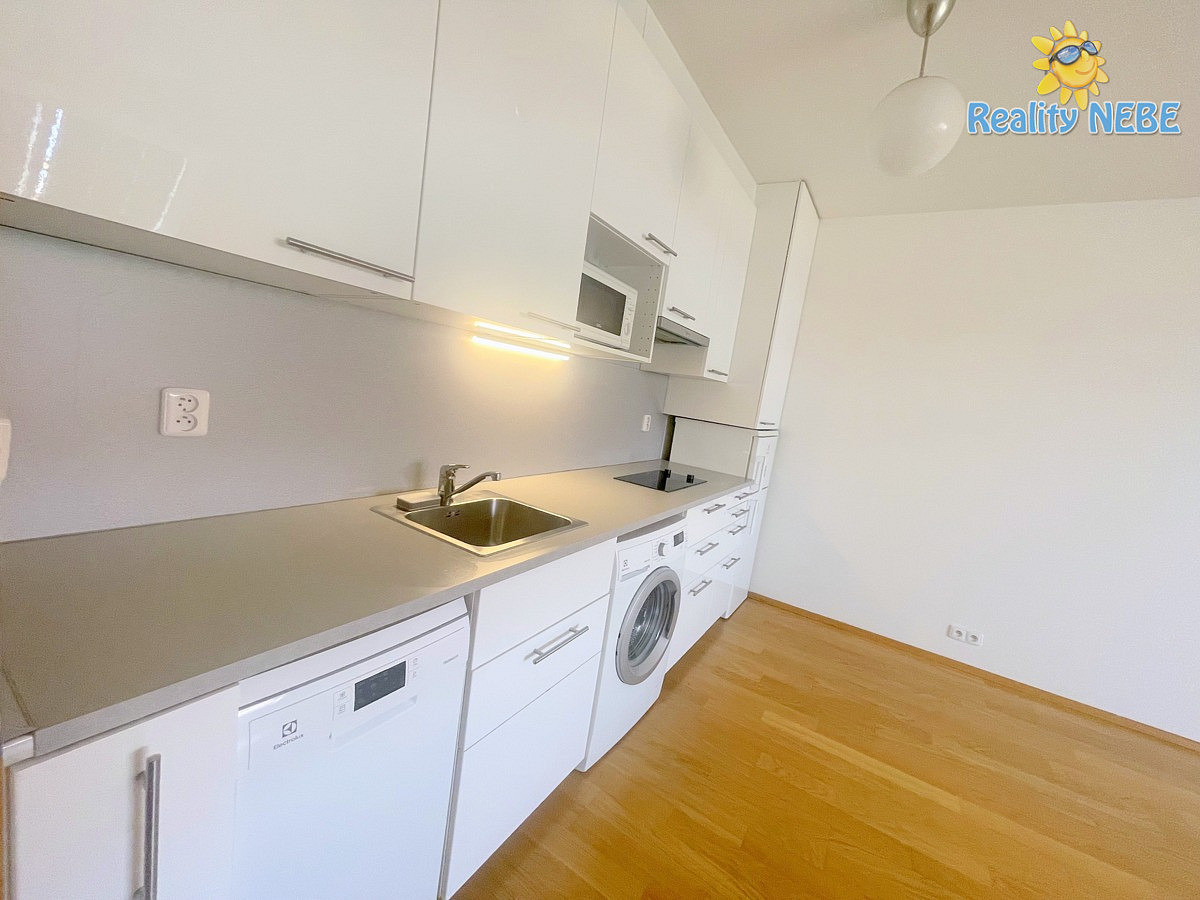 Pronájem bytu 2+kk 38 m² – fotografie 4