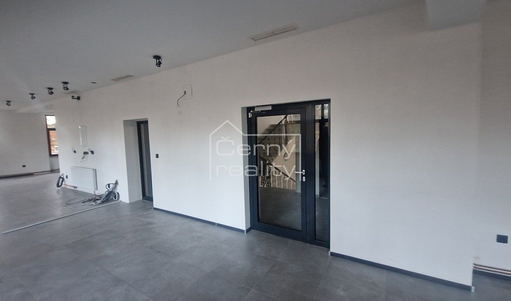 Pronájem obchodních prostor 120 m², Hronov – náhled fotky 4