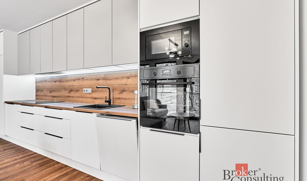 Prodej bytu 2+kk 61 m², Dalovice – náhled fotky 8