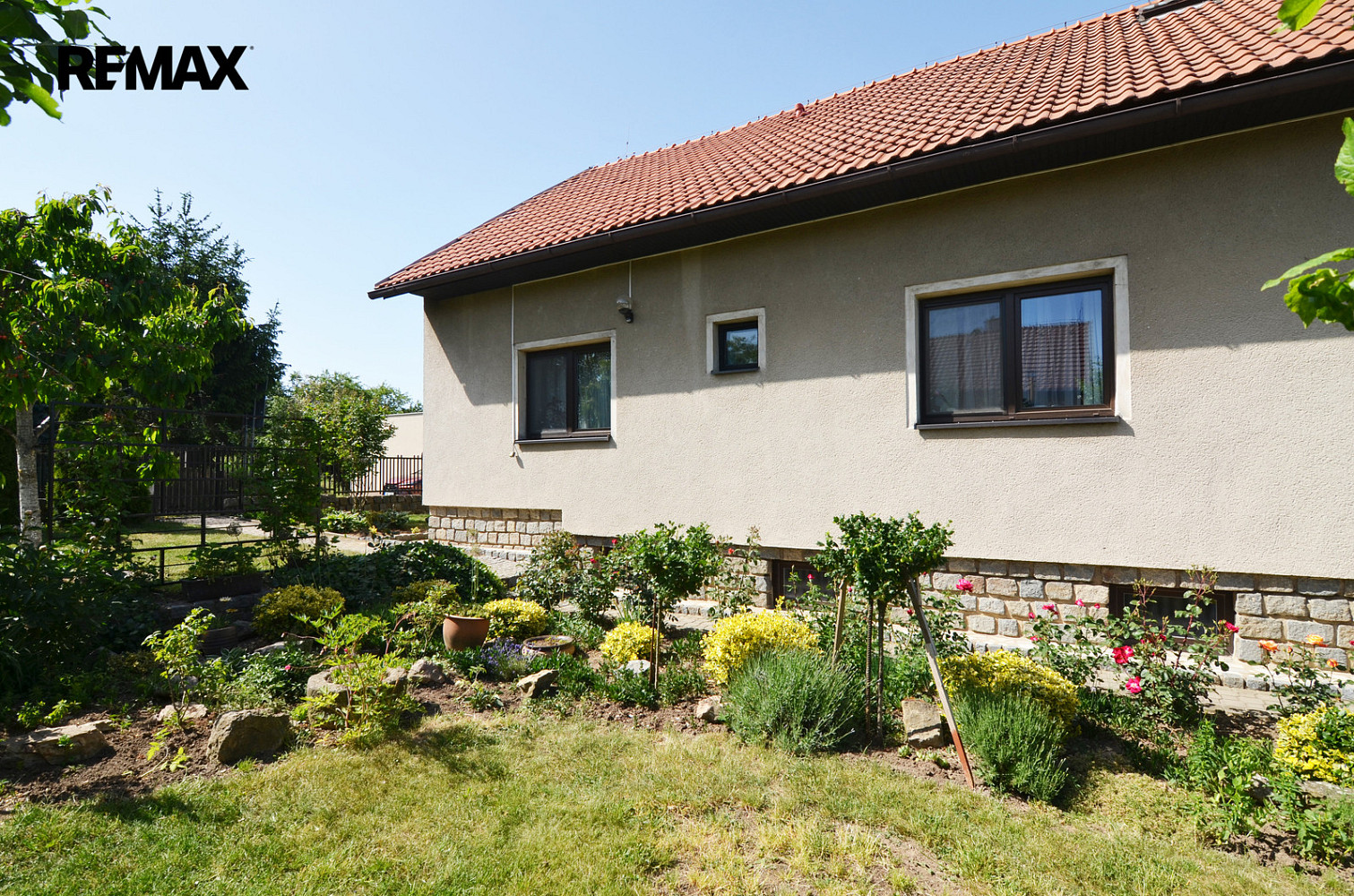 Prodej domu 260 m² s pozemkem 832 m² — photo 2