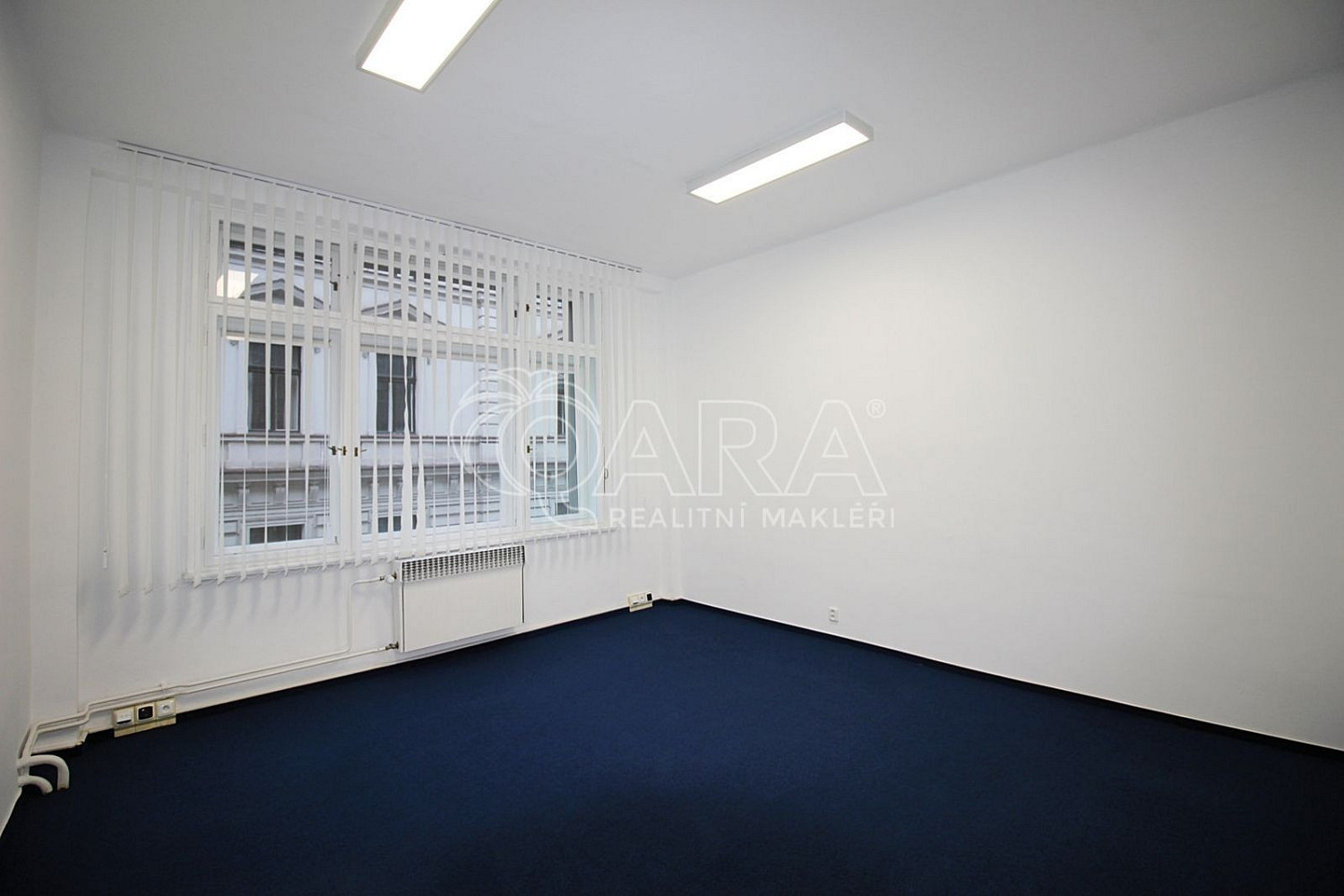 Pronájem kanceláře 143 m² — photo 2
