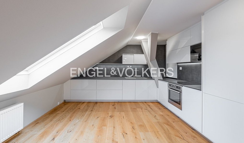 Pronájem bytu 4+kk 135 m², Praha – náhled fotky 5