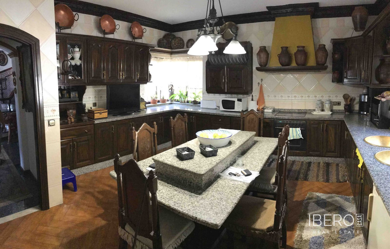Prodej domu 381 m² s pozemkem 2 000 m² — photo 2