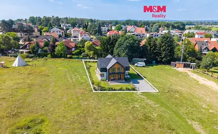 Prodej stavebního pozemku 730 m², Hradec Králové - Roudnička