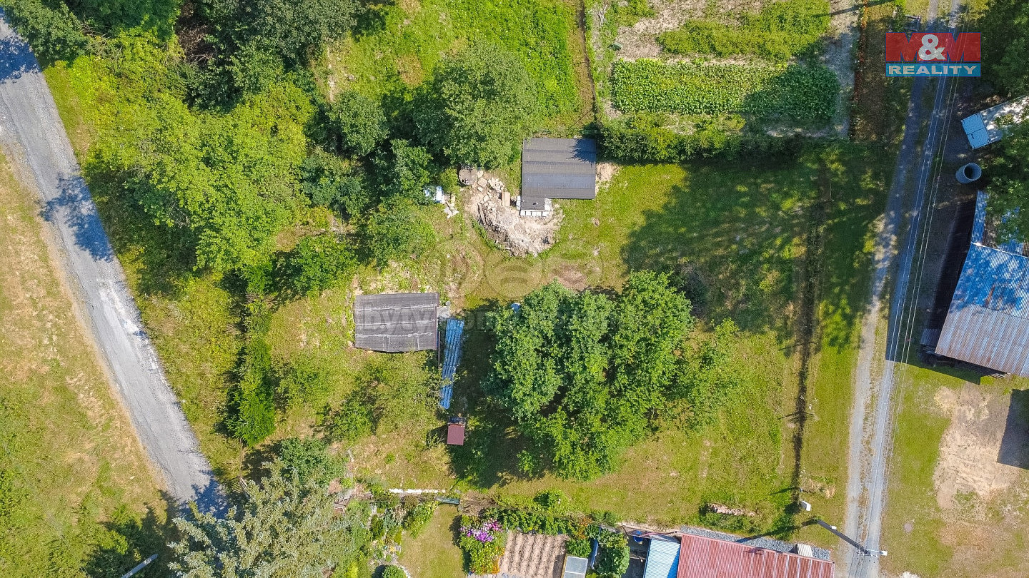 Prodej stavebního pozemku 1 226 m²