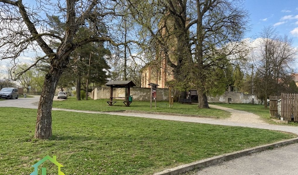 Prodej stavebního pozemku 1 000 m², Mořina – náhled fotky 8