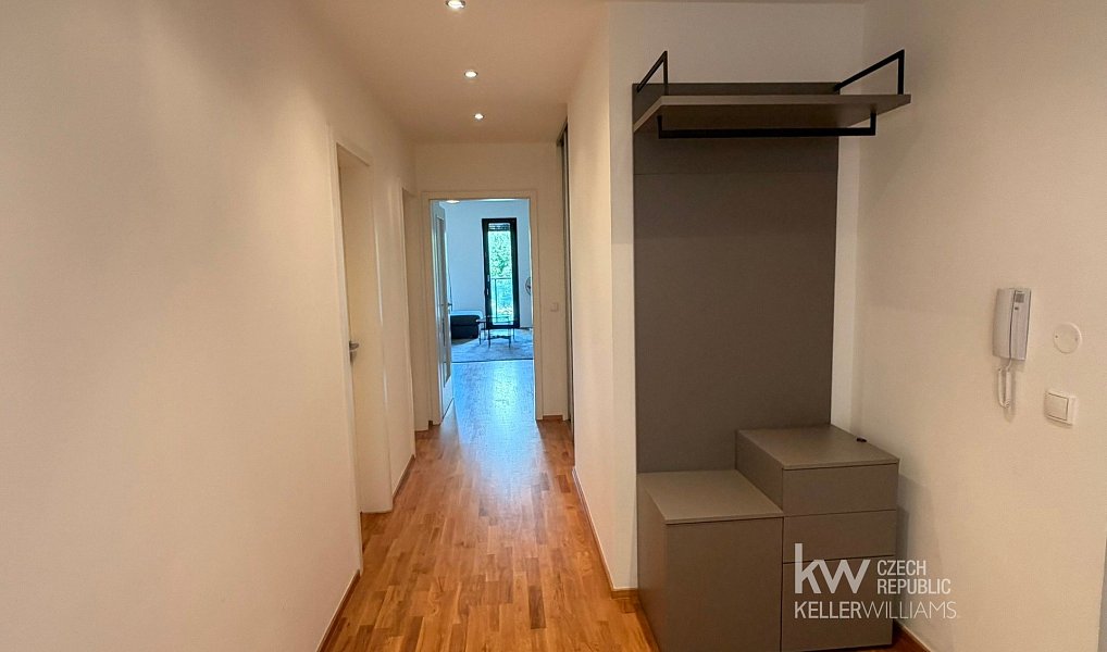 Pronájem bytu 2+kk 82 m², Praha – náhled fotky 10